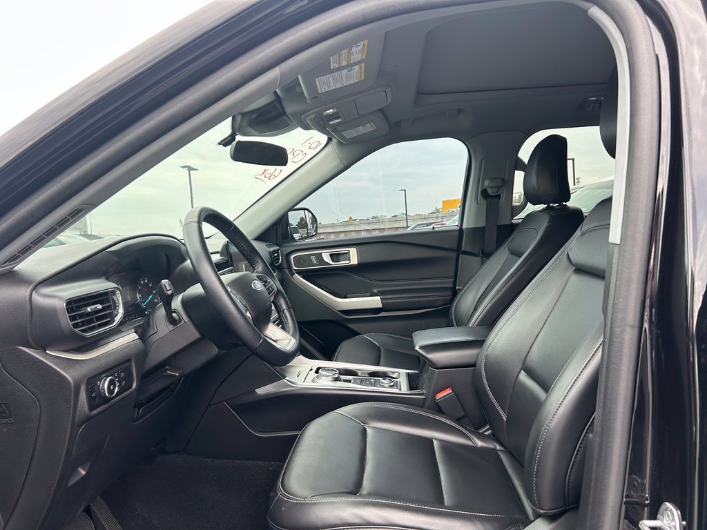 Used 2023 Black Ford XLT image 9
