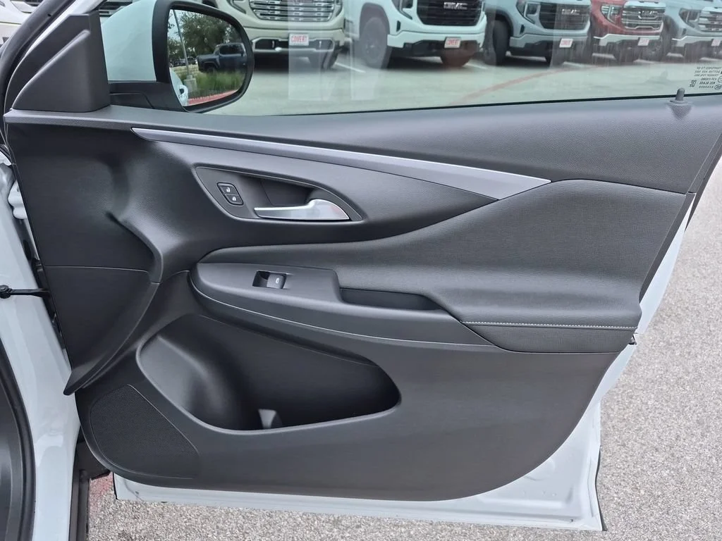 New 2026 Summit White Buick Preferred image 39