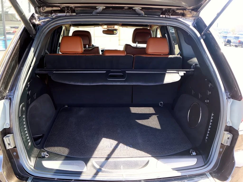 Used 2017 Luxury Brown Pearl Jeep Summit image 9