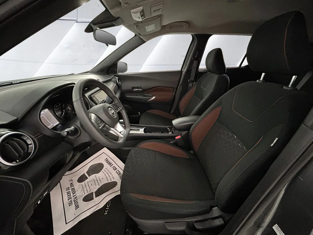 Used 2024 Gray Nissan SR image 7