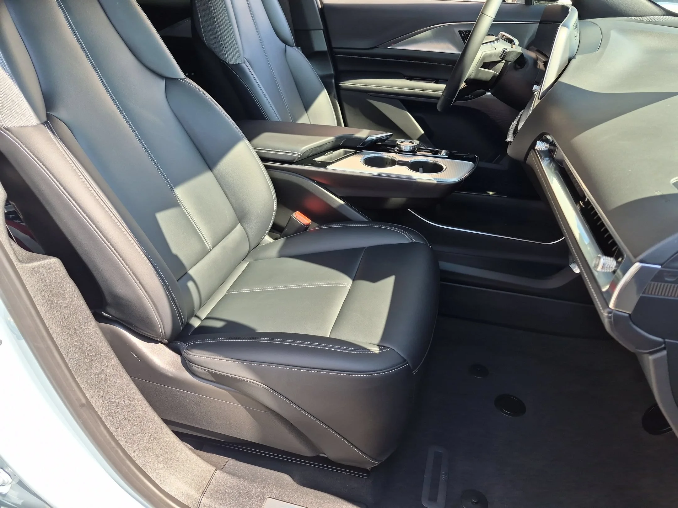 2024 Cadillac LYRIQ Tech - Photo 29