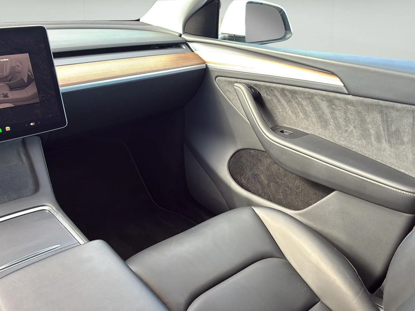 Used 2023  Tesla Long Range image 17