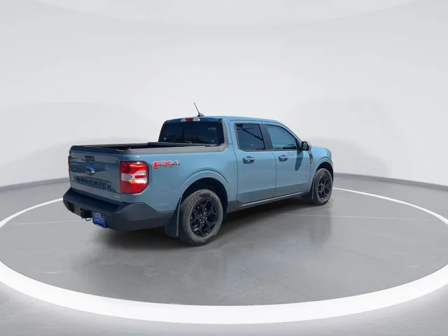 Used 2023 Blue Ford Lariat image 7