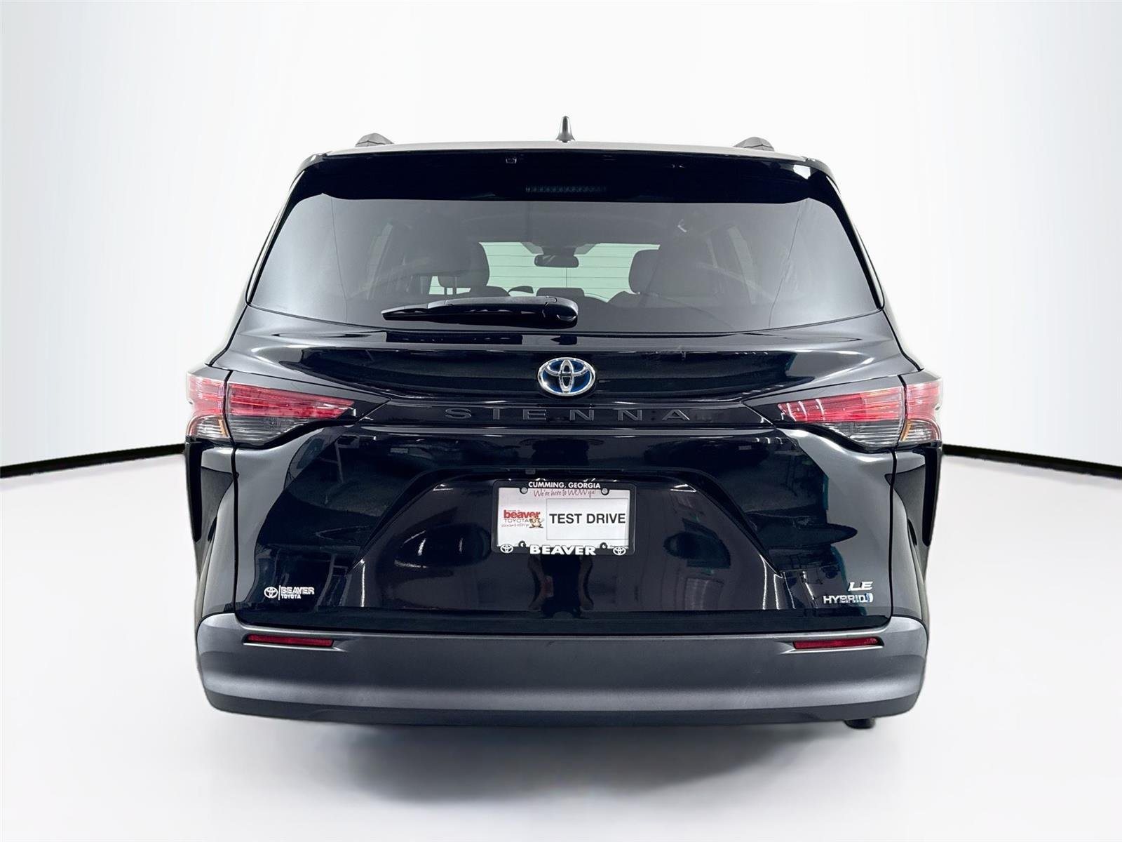 Used 2022 Midnight Black Metallic Toyota LE image 10