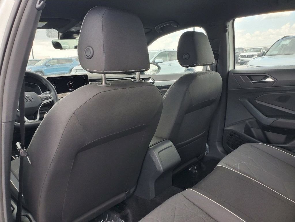 New 2026 White Volkswagen 1.5T Sport image 8