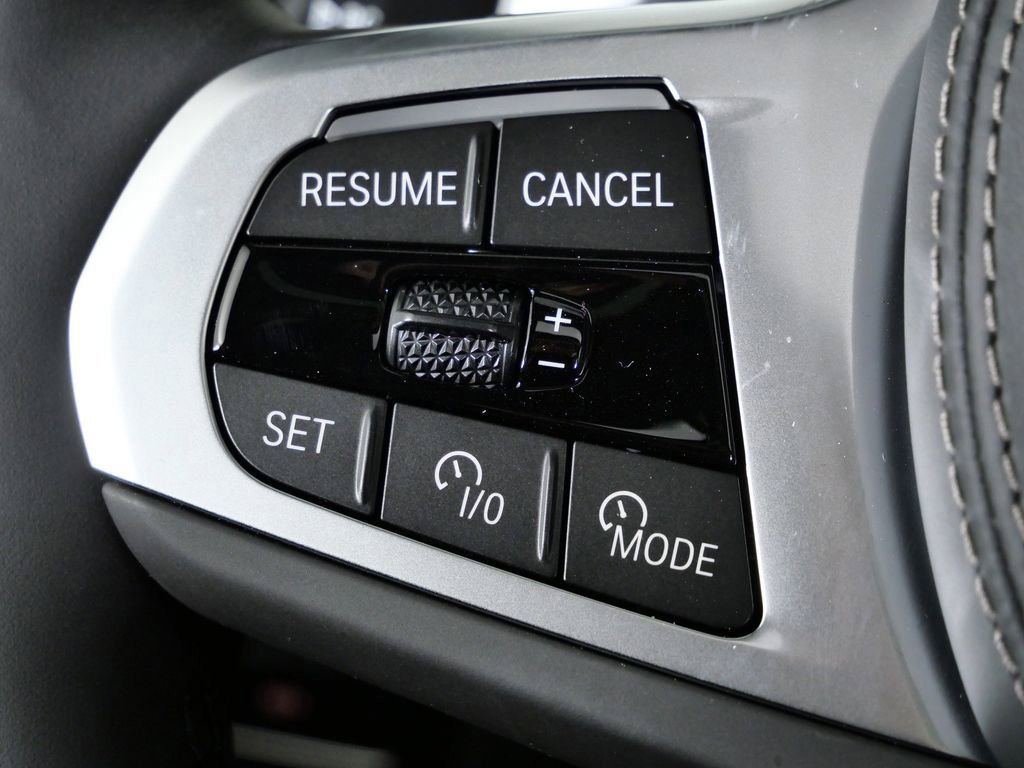 Used 2026 Dravit Grey Metallic BMW xDrive40i image 42