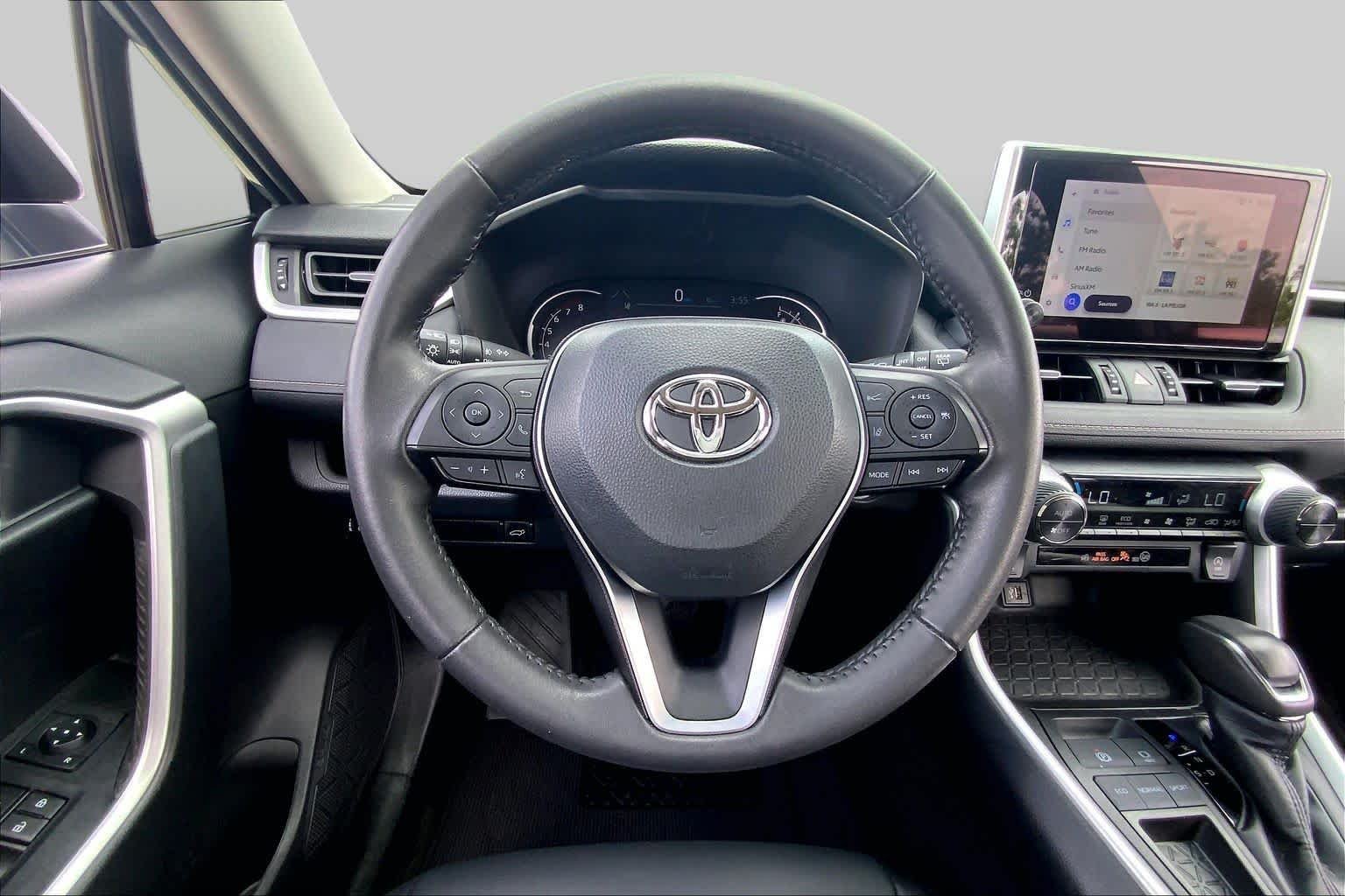 Used 2023 Lunar Rock Toyota XLE Premium image 6