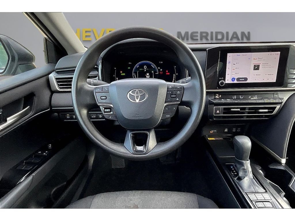 Used 2025 Silver Toyota LE image 5