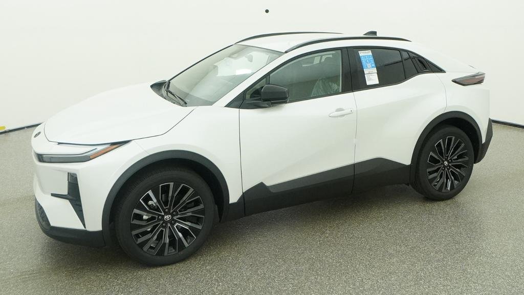 New 2026 Wind Chill Pearl Toyota XSE image 5