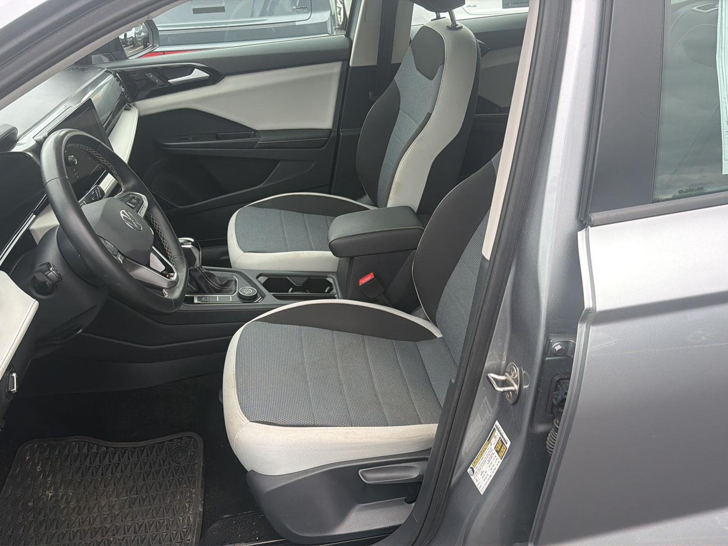Used 2025 Platinum Gray Metallic Volkswagen S image 5