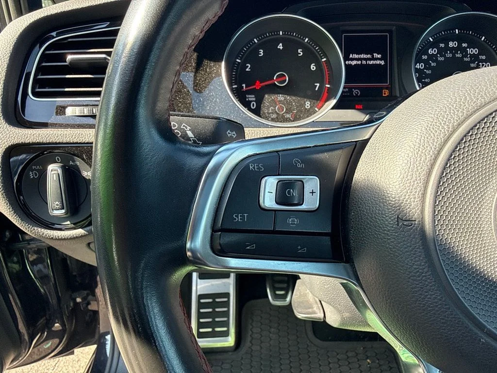 Used 2021 Deep Black Volkswagen 2.0T SE image 11