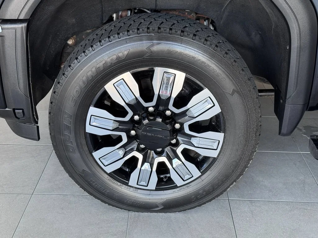 Certified Used 2024 Onyx Black GMC Denali image 4
