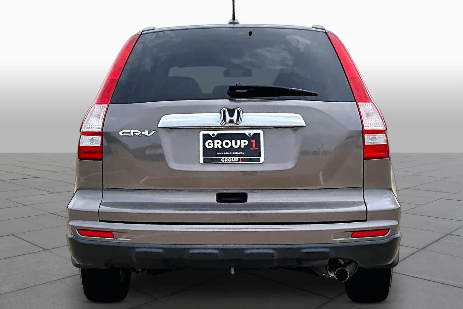 Used 2011 Polished Metal Metallic Honda EX-L image 4