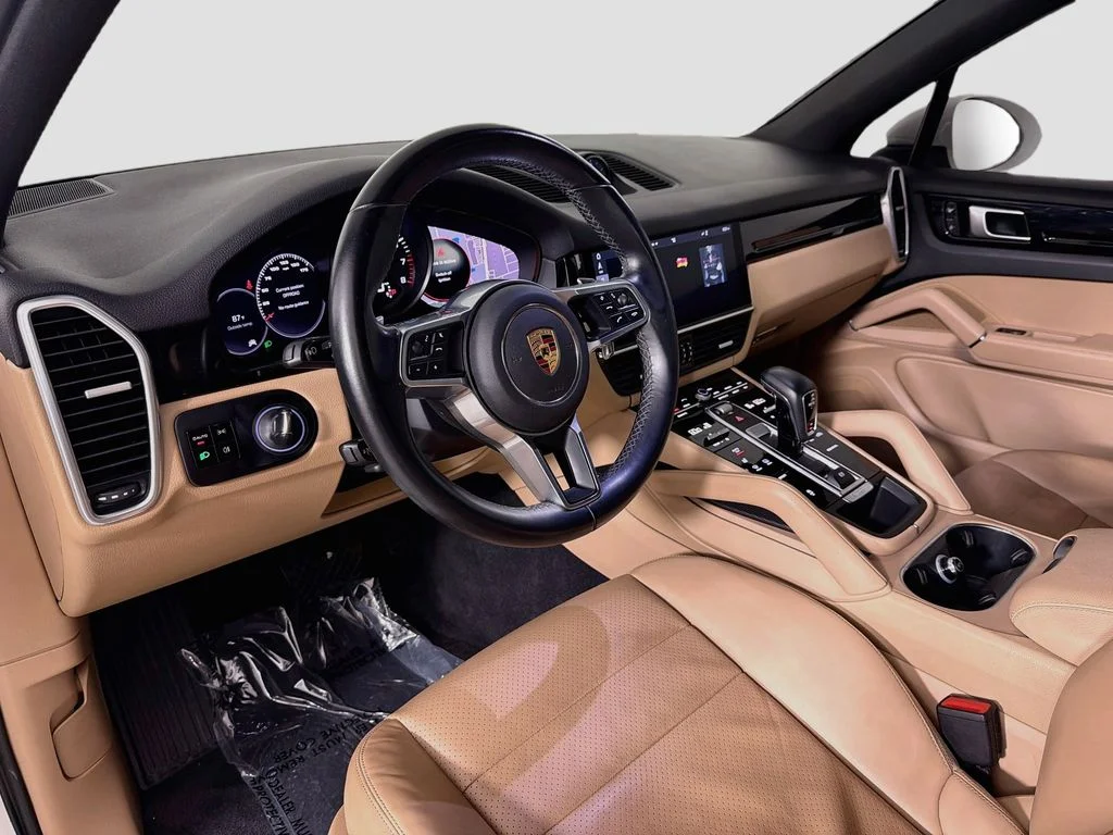 Used 2019  Porsche Base image 9