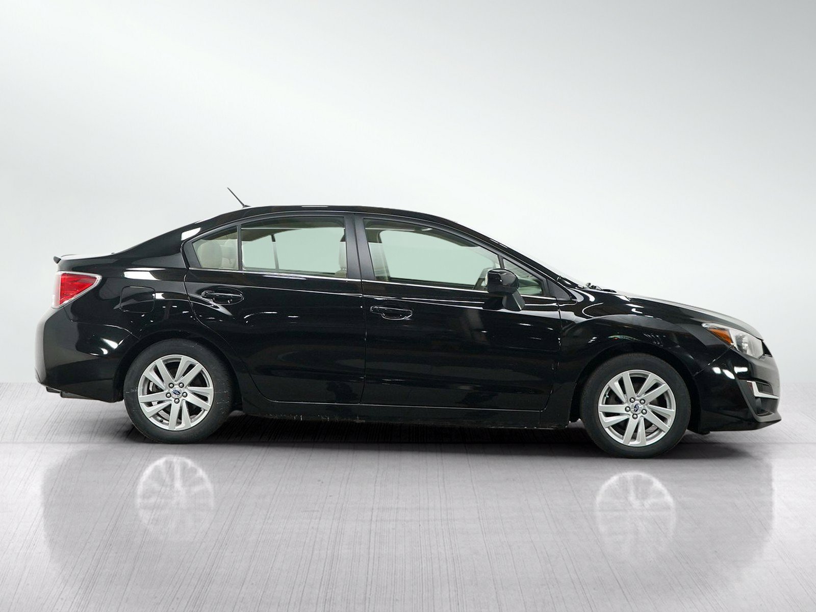 Used 2016 Crystal Black Silica Subaru 4dr CVT 2.0i Premium image 6