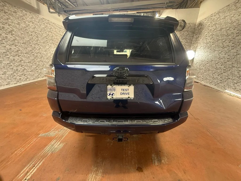 Used 2020 Nautical Blue Metallic Toyota Venture image 6