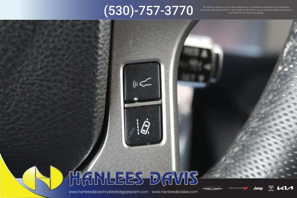 Used 2022 Silver Toyota SR5 image 30