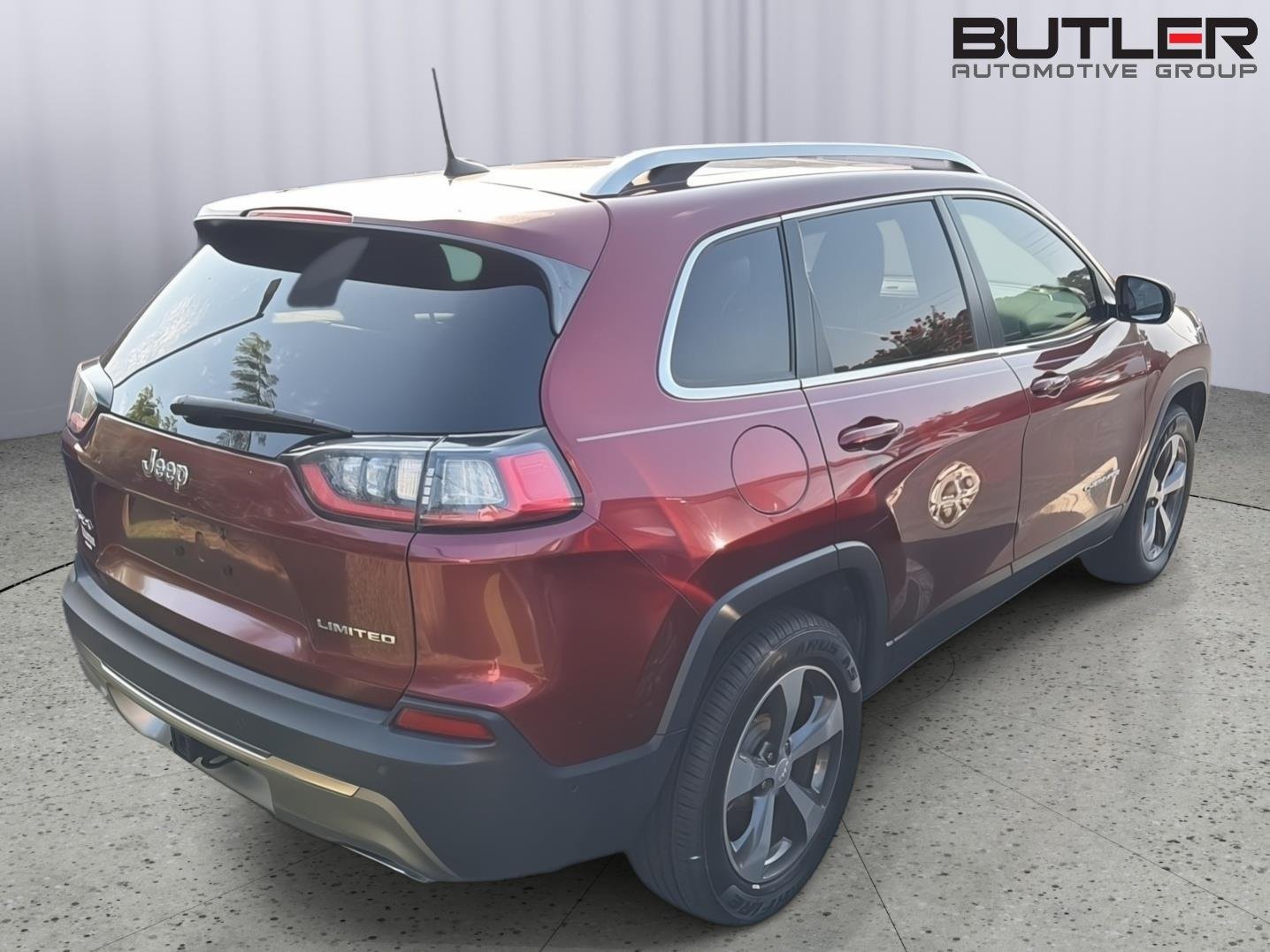 Used 2019 Velvet Red Pearlcoat Jeep Limited image 8