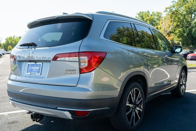 Used 2020 Modern Steel Metallic Honda Touring image 6