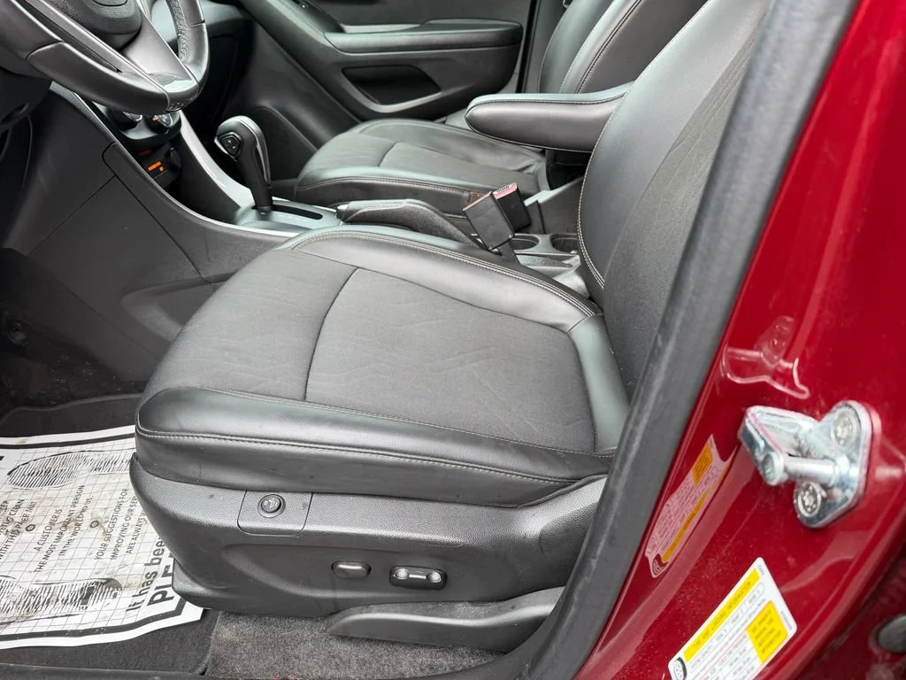 Used 2022 Crimson Metallic Chevrolet LT image 12