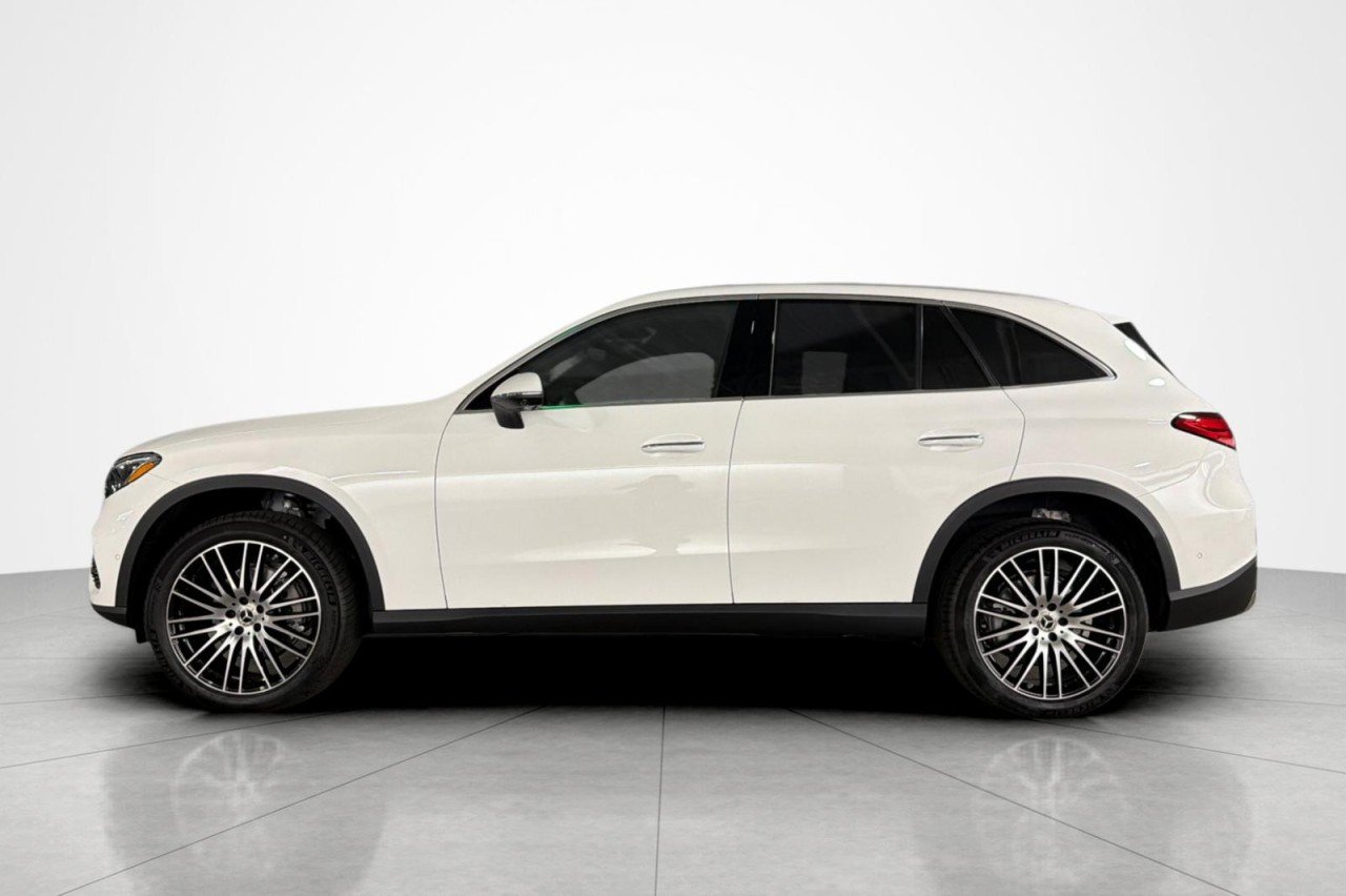 New 2026 Polar White Mercedes-Benz GLC 300 SUV image 2
