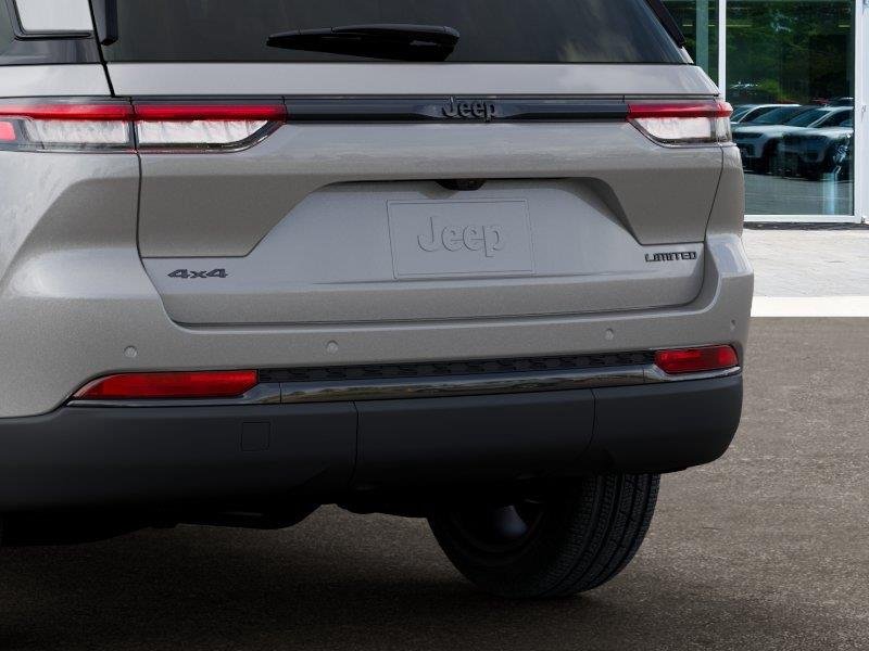 New 2025 Silver Zynith Exterior Paint Jeep Limited image 13