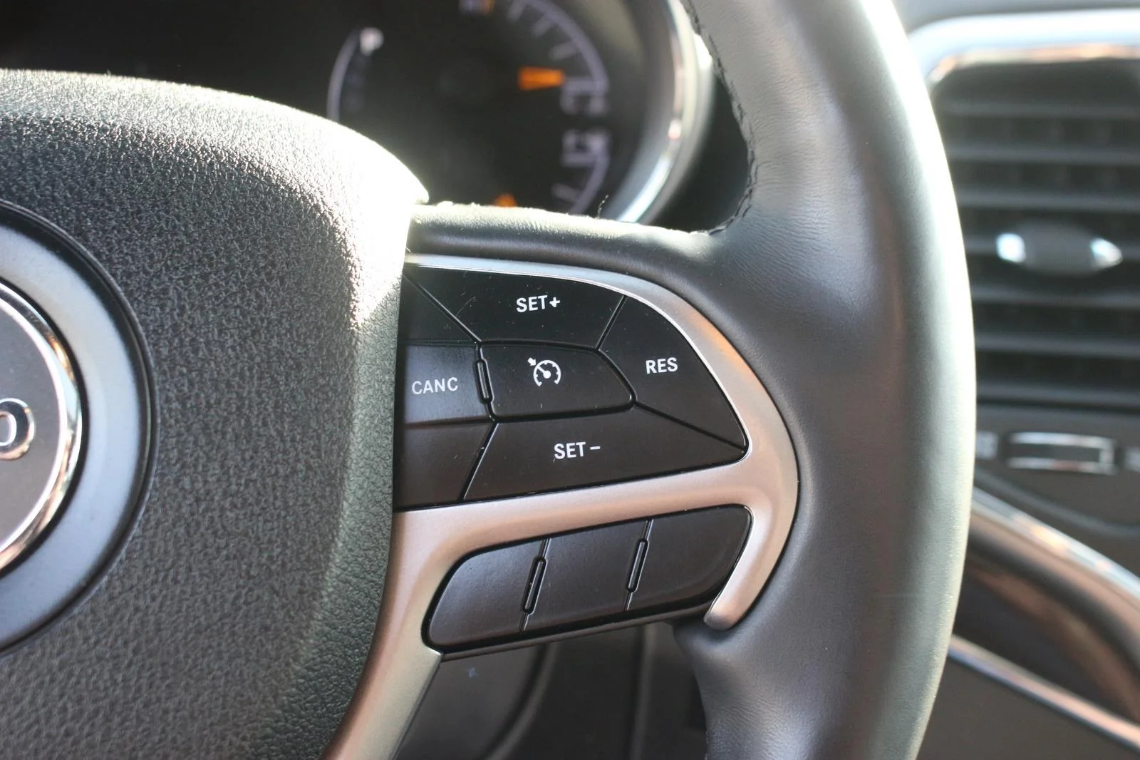 Used 2018 Grey Jeep Overland image 19