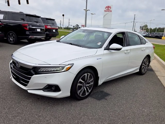 Used 2021 White Honda EX-L image 3