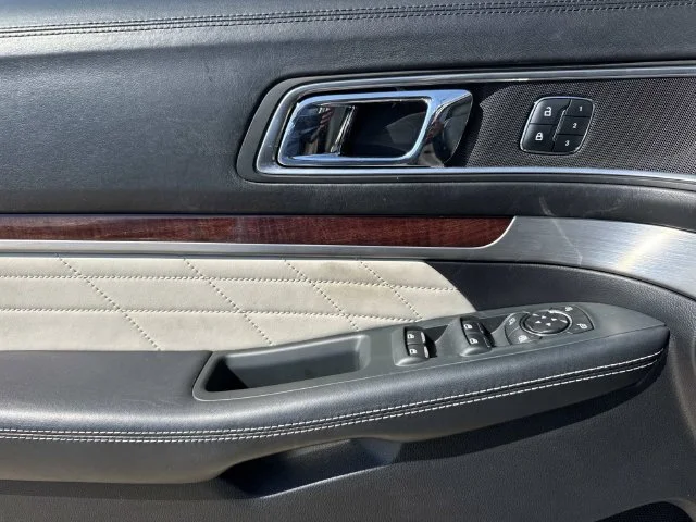 Used 2018 Silver Ford Platinum image 36