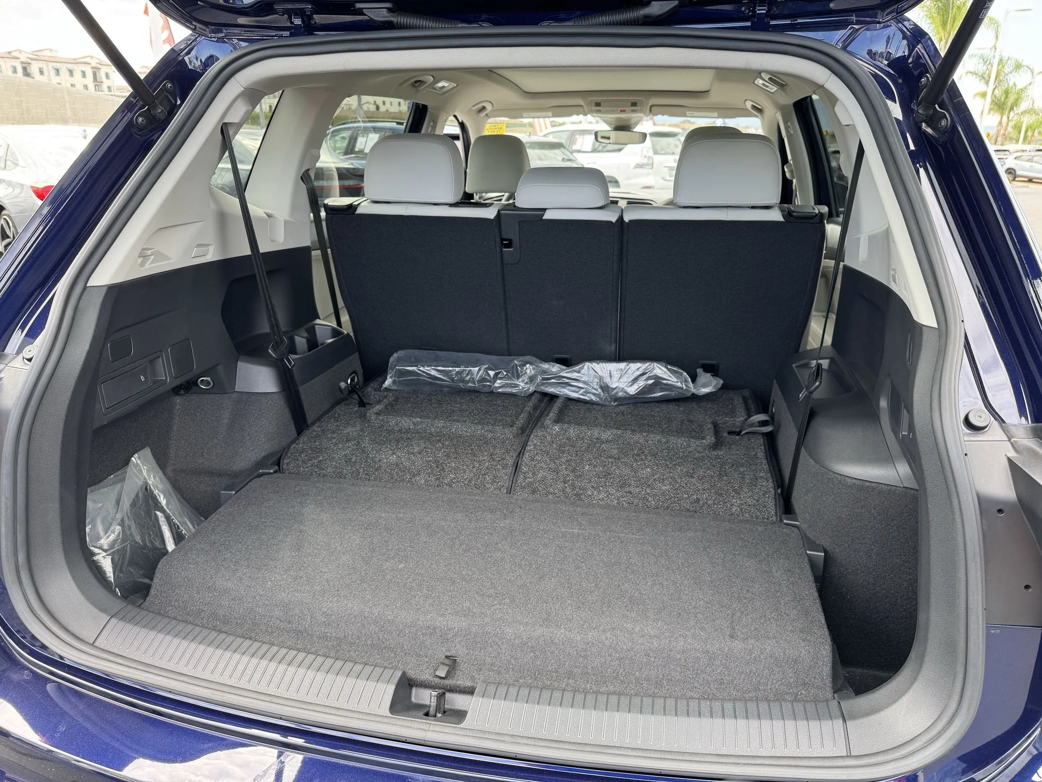 Used 2023 Atlantic Blue Metallic Volkswagen SE image 35