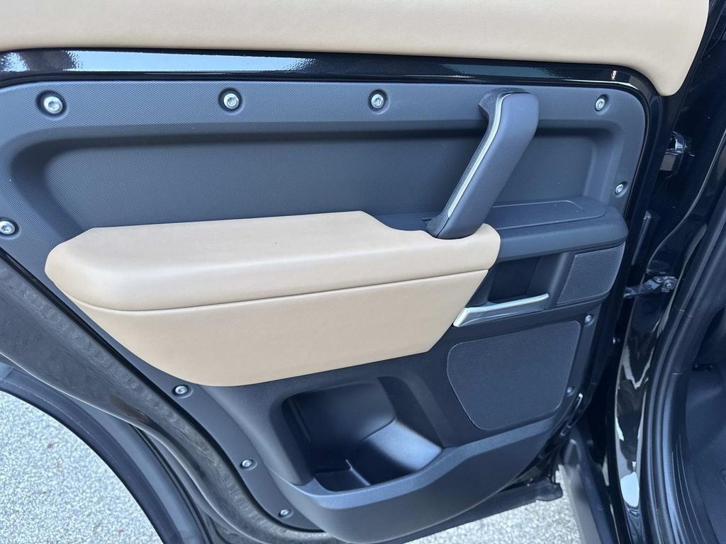 New 2026 Santorini Black Land Rover S image 12