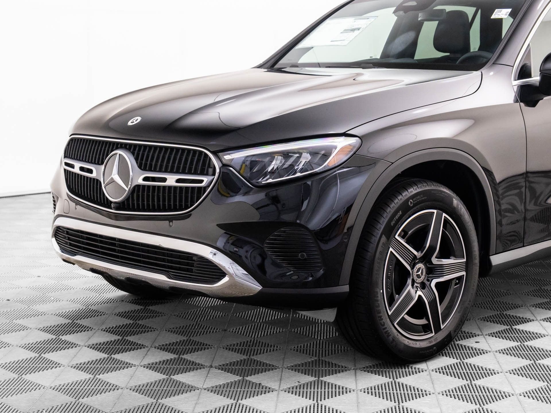 New 2026 Black Mercedes-Benz GLC 300 image 33