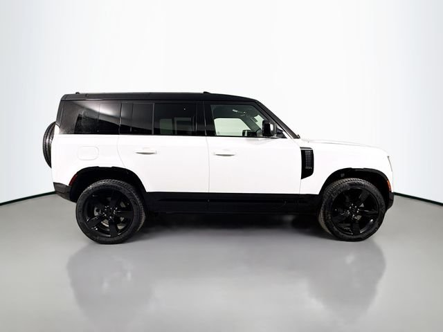 New 2026 Fuji White Land Rover X-Dynamic SE image 4