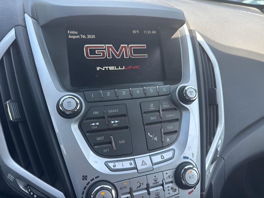 Used 2015 Red GMC SLE-2 image 13