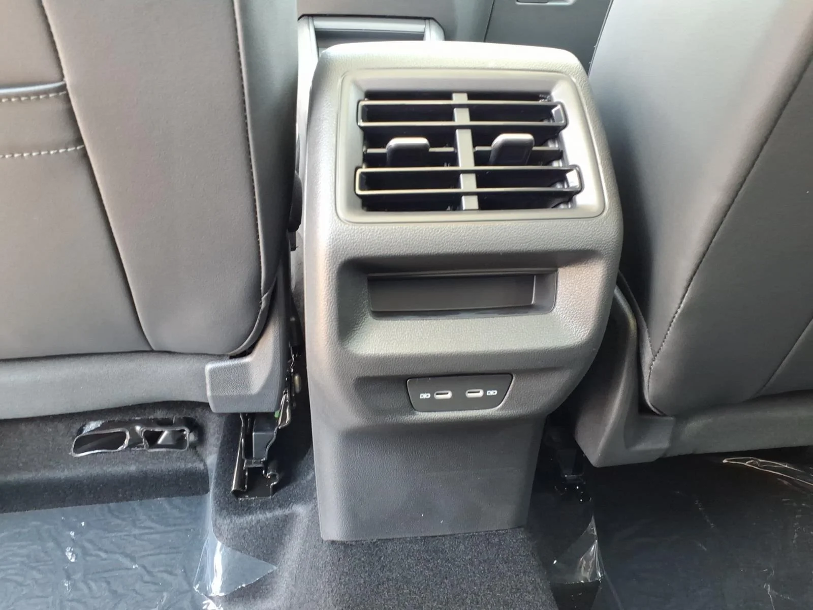 New 2026 Pure White Volkswagen 2.0T SE 4MOTION image 20