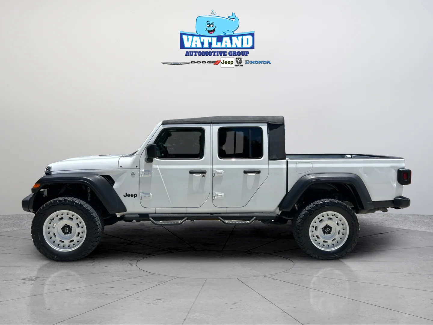 Used 2020 Bright White Clearcoat Jeep Sport image 2