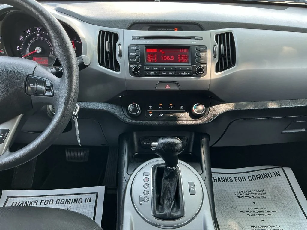 Used 2016 Silver Kia LX image 16