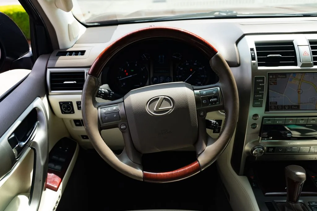 Used 2016 Red Lexus 460 Luxury image 12