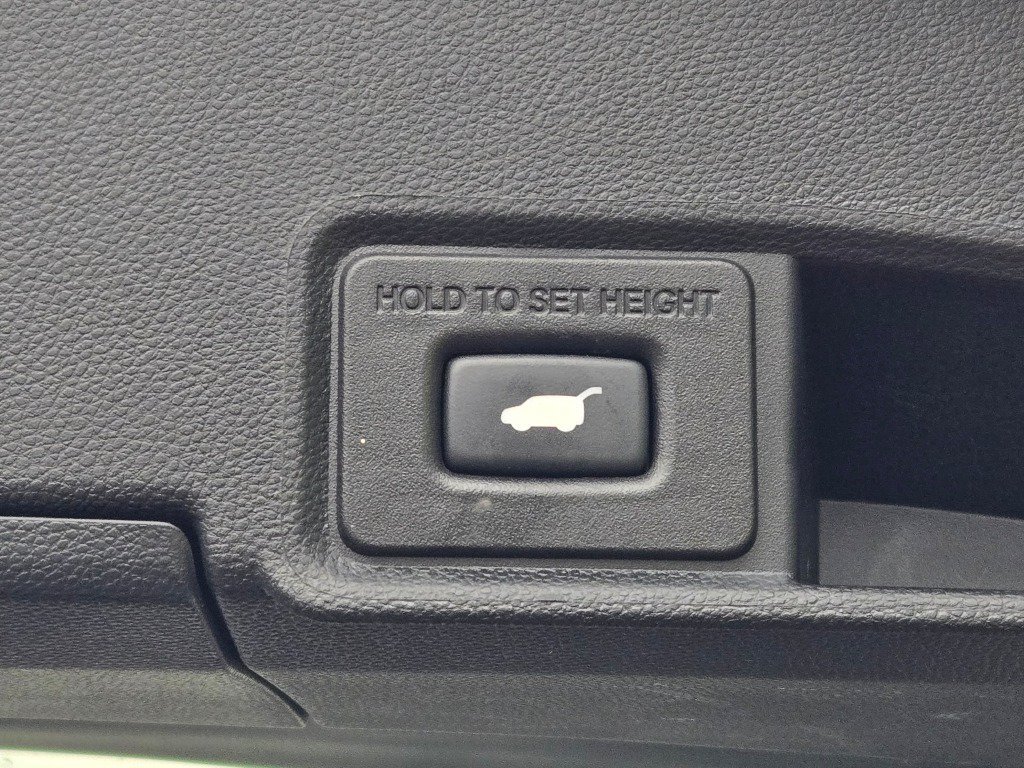 Used 2024 Platinum White Acura Technology Package image 13