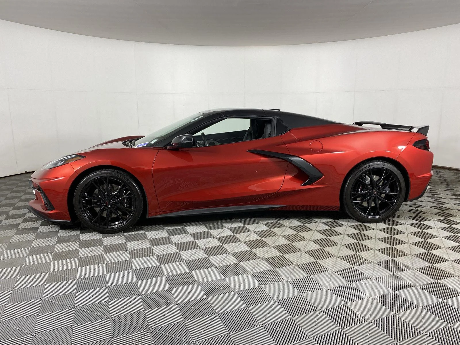 Used 2023 RED MIST METALLIC TINTCOAT Chevrolet 2LT image 4