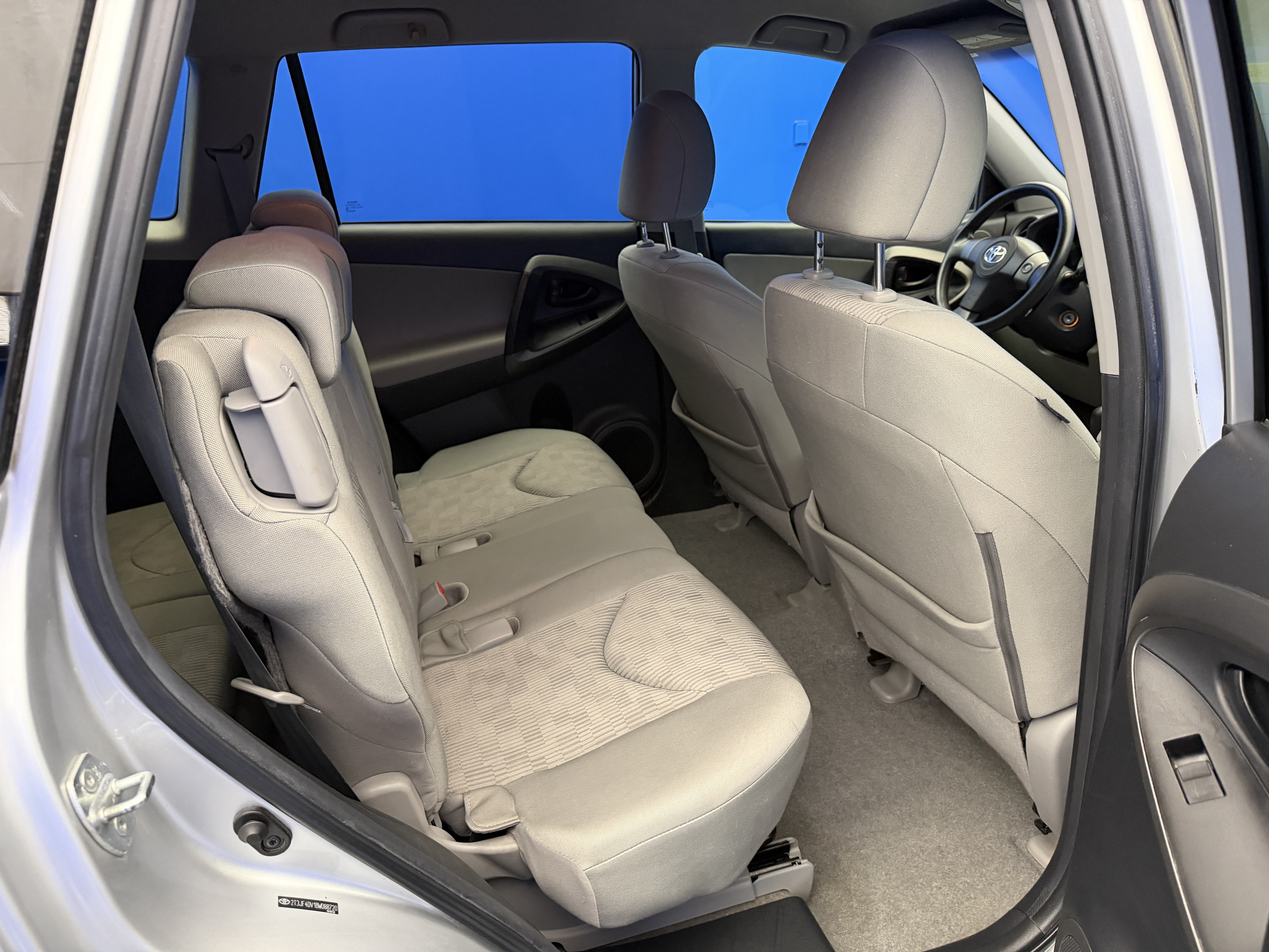 Used 2011 Classic Silver Metallic Toyota BASE image 21