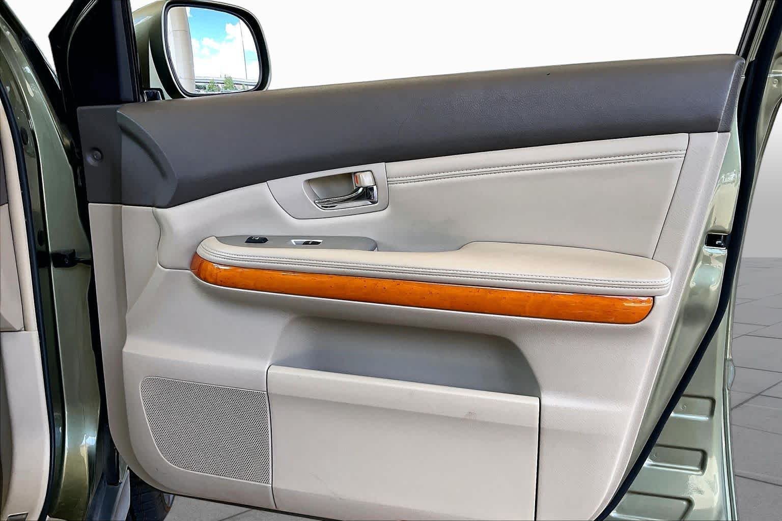 Used 2008 Desert Sage Metallic Lexus  image 19