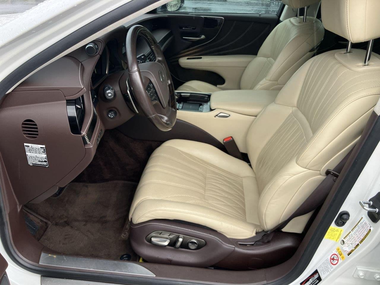 Used 2018 White (Eminent White Pearl) Lexus 500h image 15