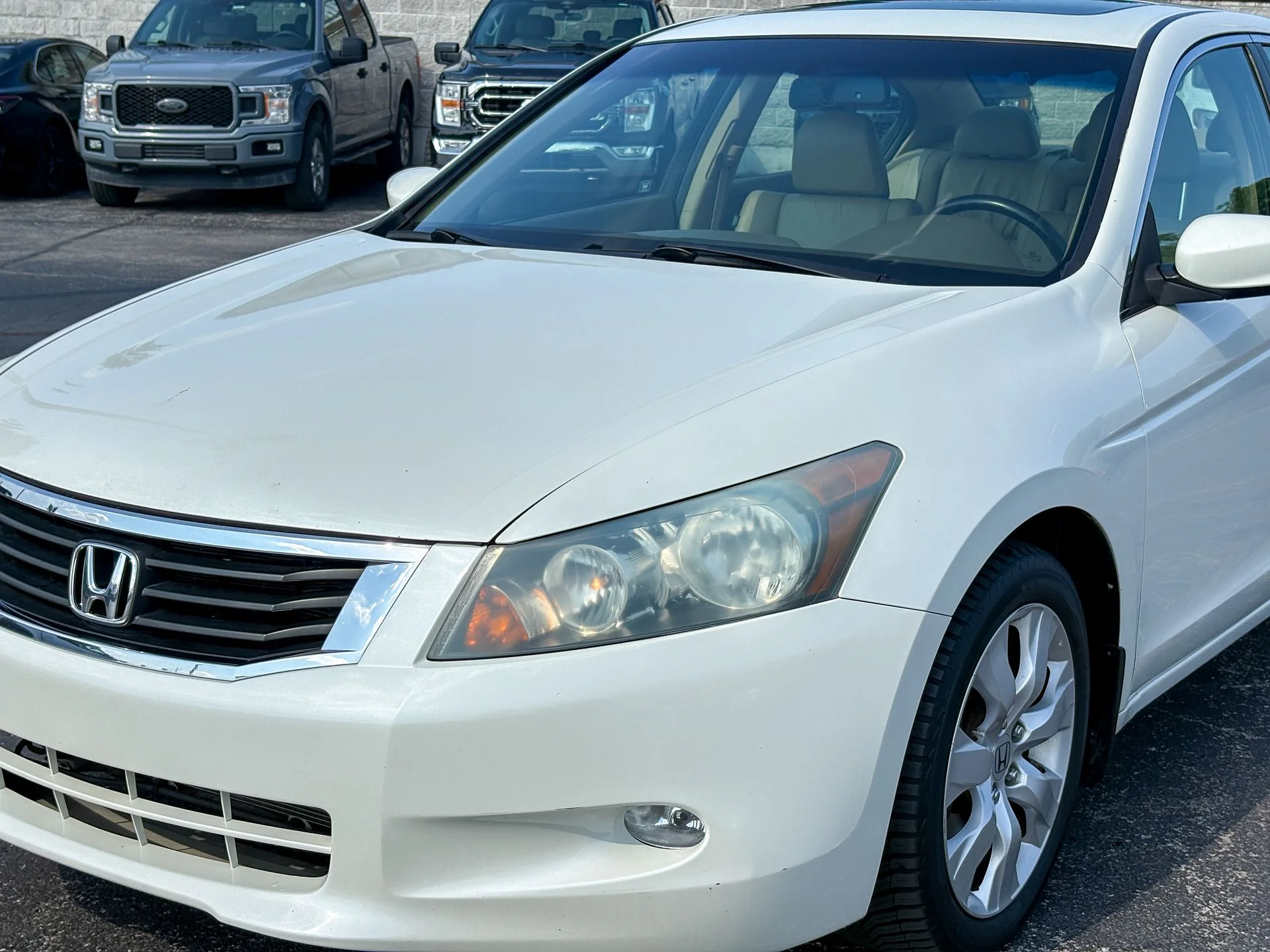 Used 2010 White Honda EX-L image 6