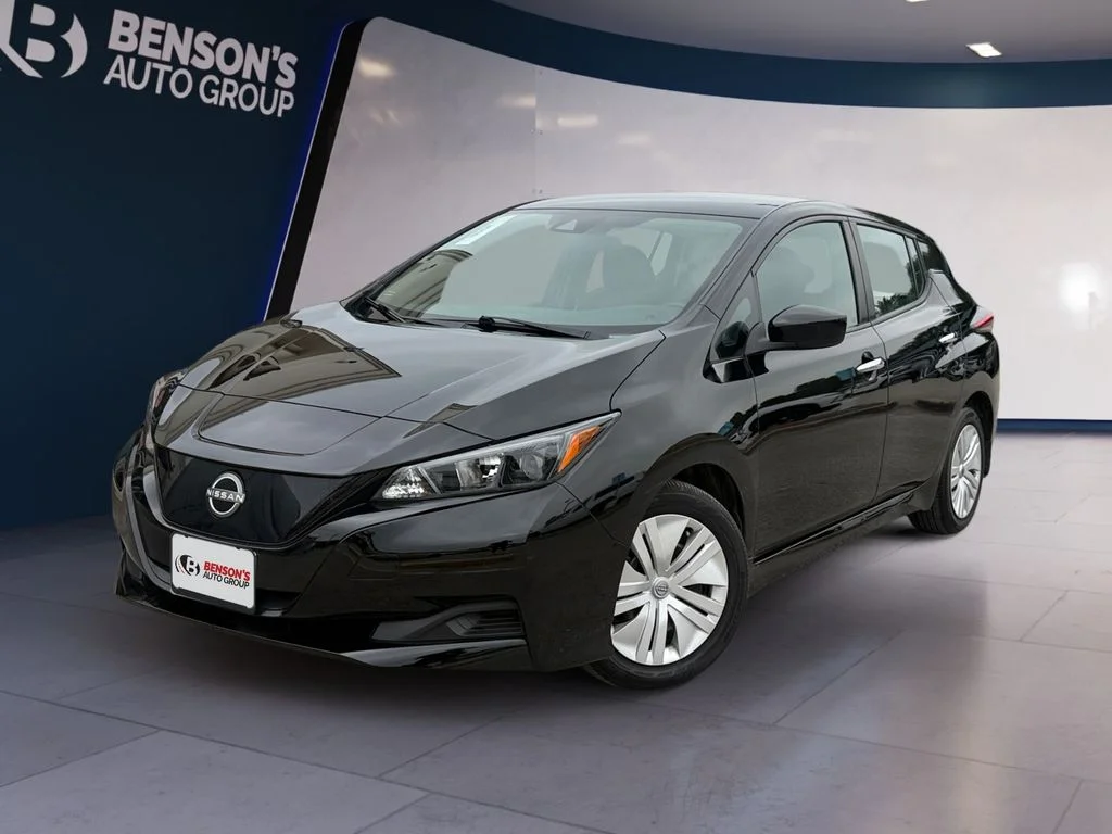 2023 Nissan Leaf S's photo