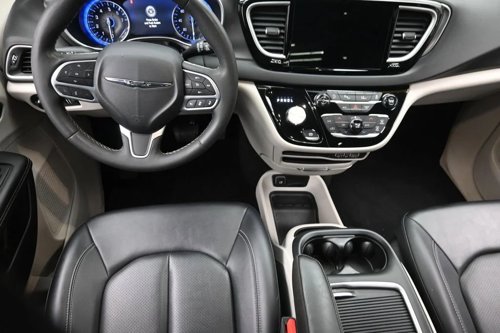 Used 2024 White Chrysler Touring L image 16