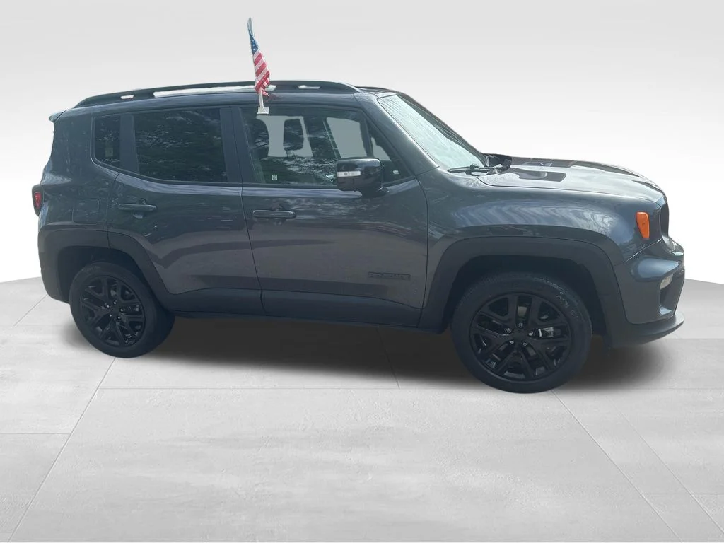 Used 2023 Gray Jeep Altitude image 26
