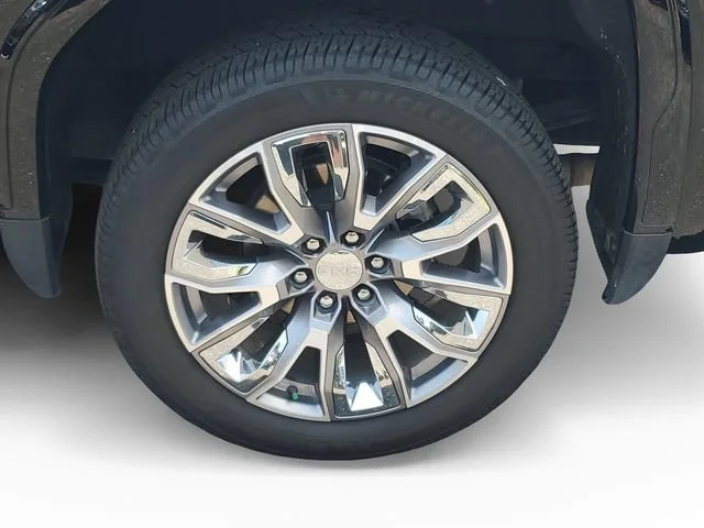 Used 2024 Onyx Black GMC Denali image 31
