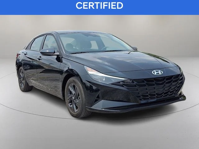 Used 2023 Black Hyundai SEL image 2