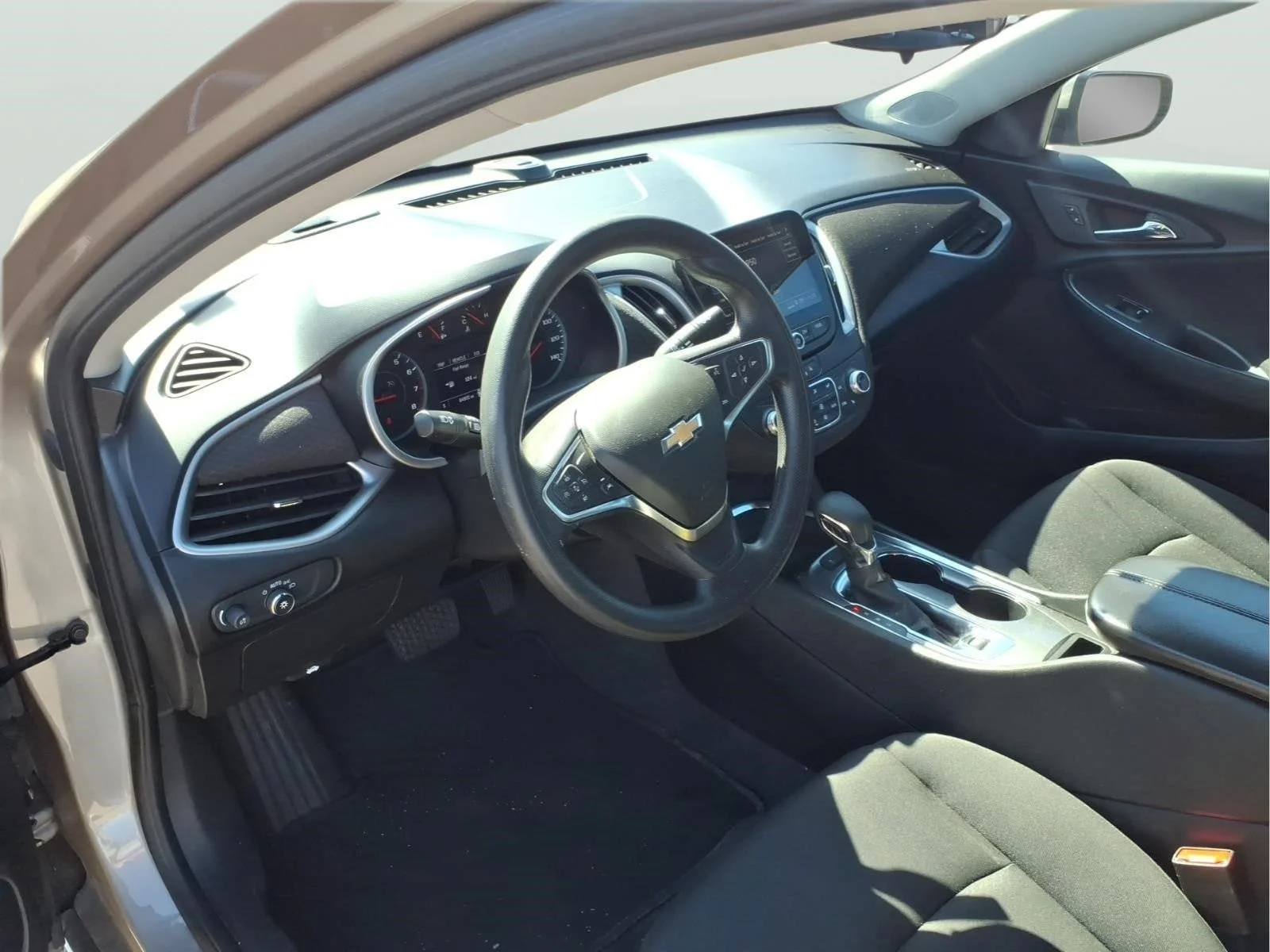 Used 2024 Mineral Gray Metallic Chevrolet LT 1LT image 11